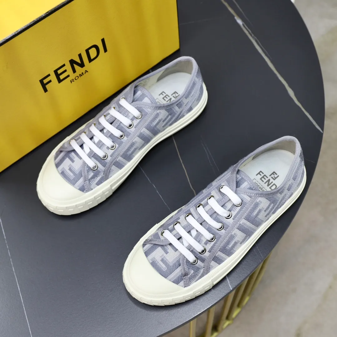 Factory price: 480 original order (couple model) Brand: FENDI Fendi 🙅‍♂️🙅‍♂️🙅‍♂️ Size: Female 35–40, Male 39-44 (45 can be customized) Grade: Official website genuine Material: Imported original LoGO fabric upper Original comfortable lining TPU wear-resistant lightweight outsole Style category: Loafers New trendy shoes Color: actual picture color